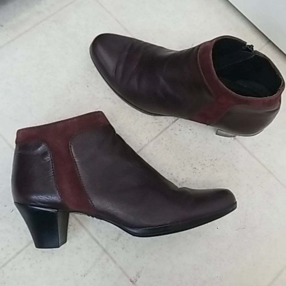 MUNRO burgundy ankle booties leather hope Size 8